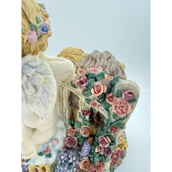 Vintage Classic Treasures Musical Cherubs Figurine – Plays “Love Is Here to Stay - Picture 9 of 13